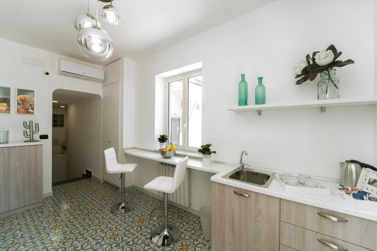 Suite & Luxury Rooms Palazzo Diomede Carafa Napoli Eksteriør billede